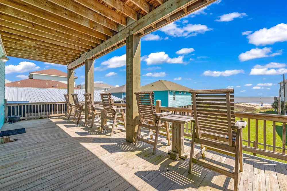 1978 Avenue I Crystal Beach, TX 77650