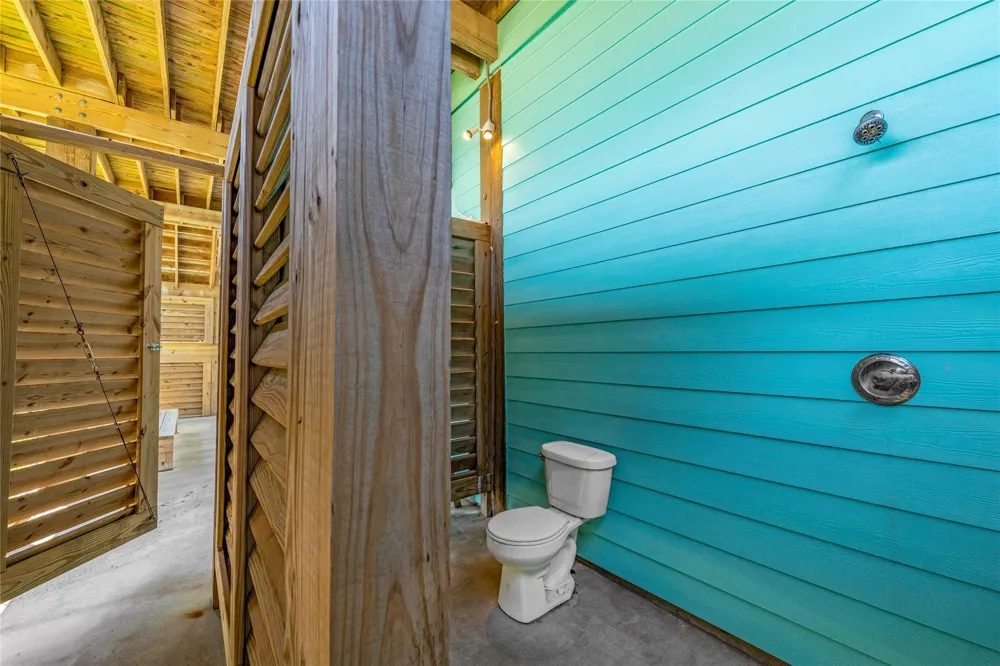 1978 Avenue I Crystal Beach, TX 77650