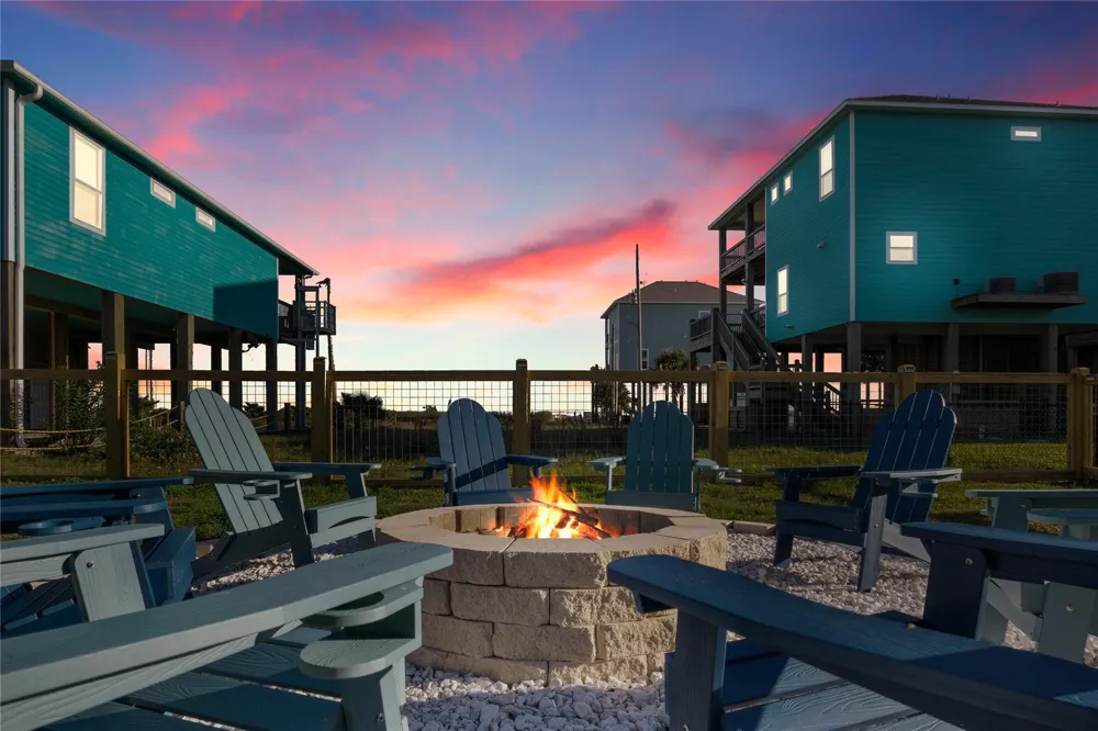 1978 Avenue I Crystal Beach, TX 77650