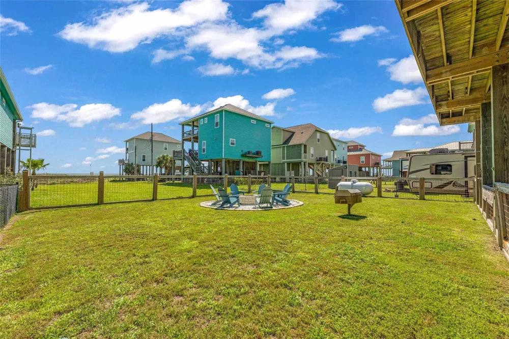 1978 Avenue I Crystal Beach, TX 77650
