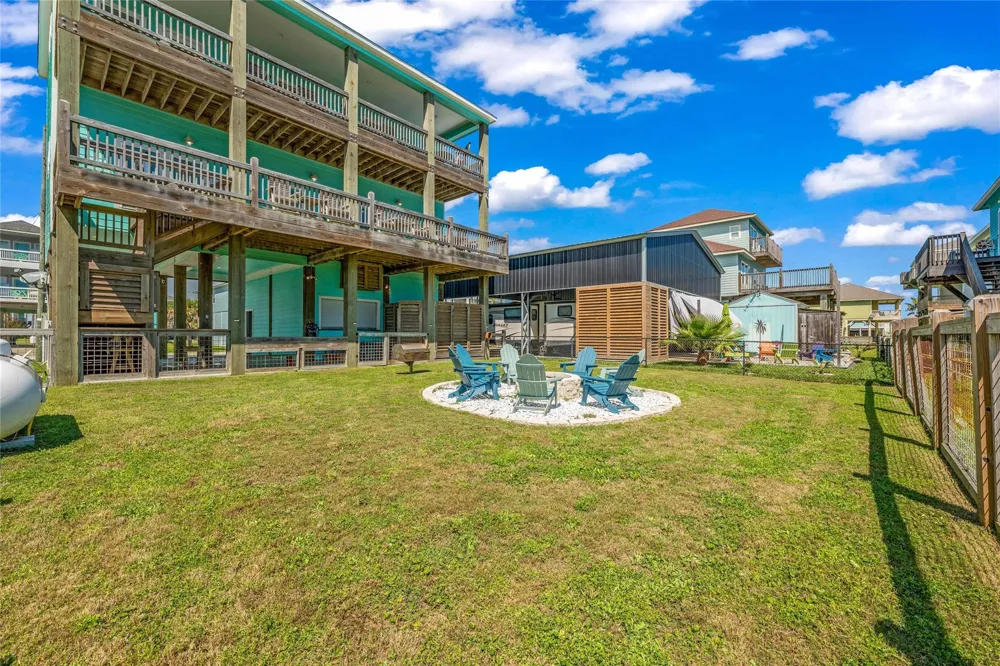 1978 Avenue I Crystal Beach, TX 77650