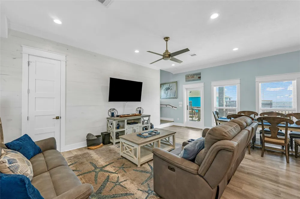 1978 Avenue I Crystal Beach, TX 77650