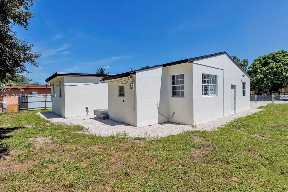 1325 NW 113th Ter Miami, FL 33167