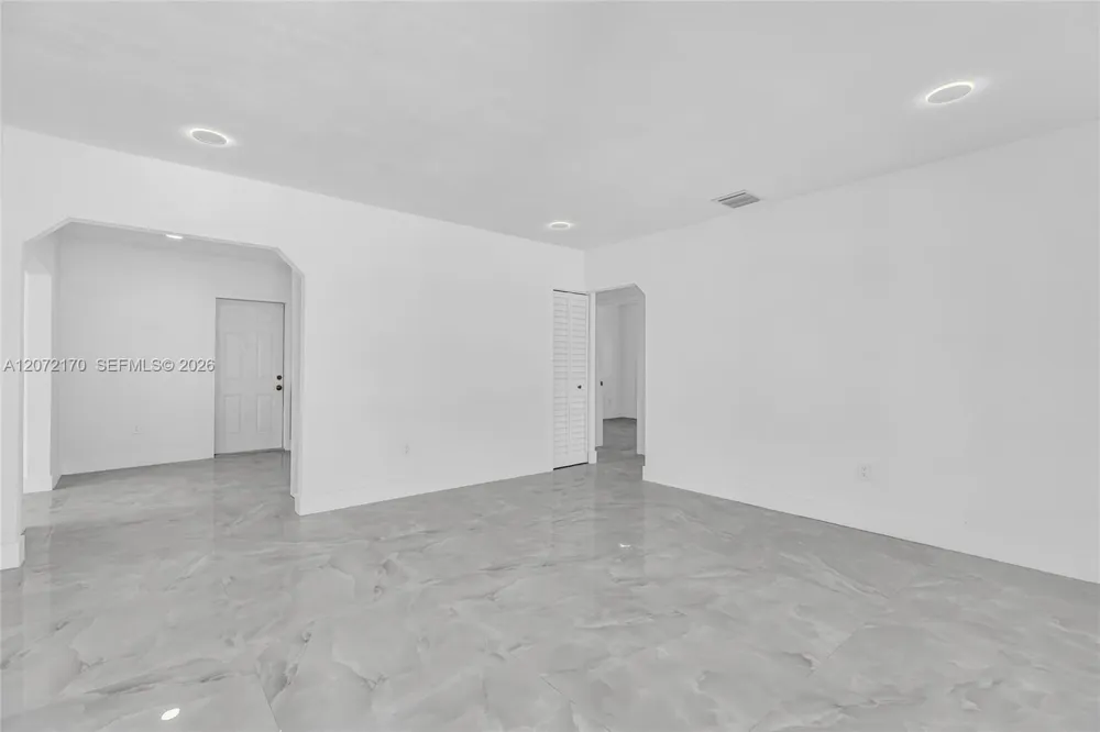 1325 NW 113th Ter Miami, FL 33167