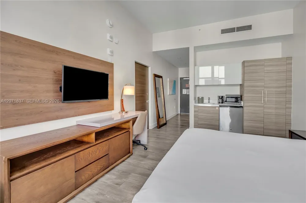 777 Ocean Dr #S603 Hollywood, FL 33019