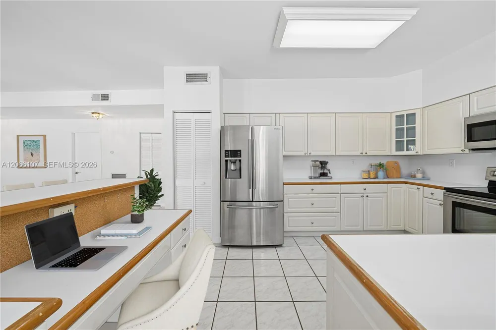 7605 SW 147th St Palmetto Bay, FL 33158