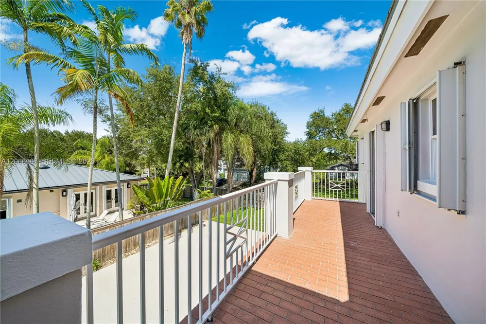 7605 SW 147th St Palmetto Bay, FL 33158