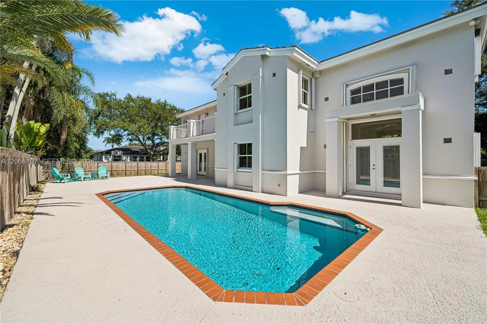7605 SW 147th St Palmetto Bay, FL 33158