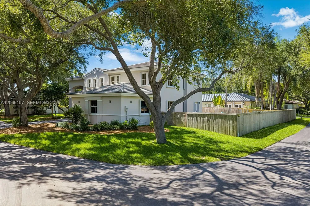 7605 SW 147th St Palmetto Bay, FL 33158