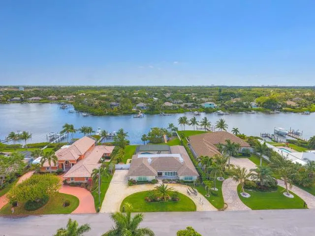 35 Saddleback Road Jupiter, FL 33469