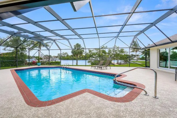 35 Saddleback Road Jupiter, FL 33469