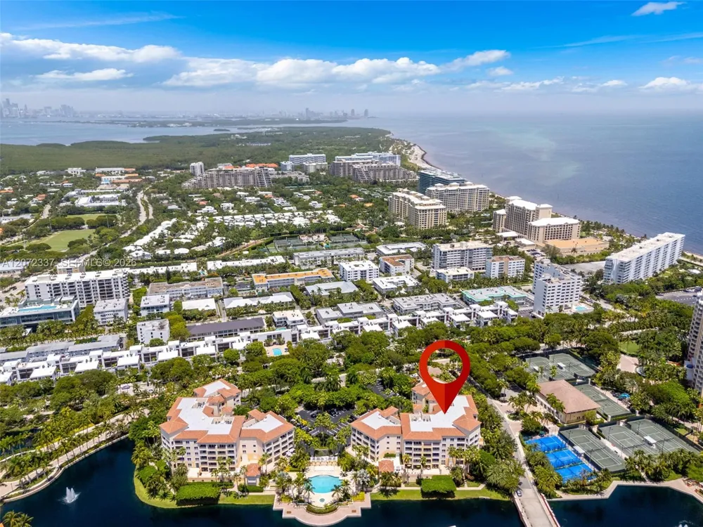 715 Crandon Blvd #PH-5 Key Biscayne, FL 33149