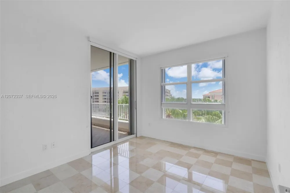 715 Crandon Blvd #PH-5 Key Biscayne, FL 33149