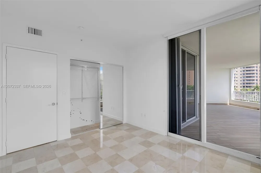 715 Crandon Blvd #PH-5 Key Biscayne, FL 33149