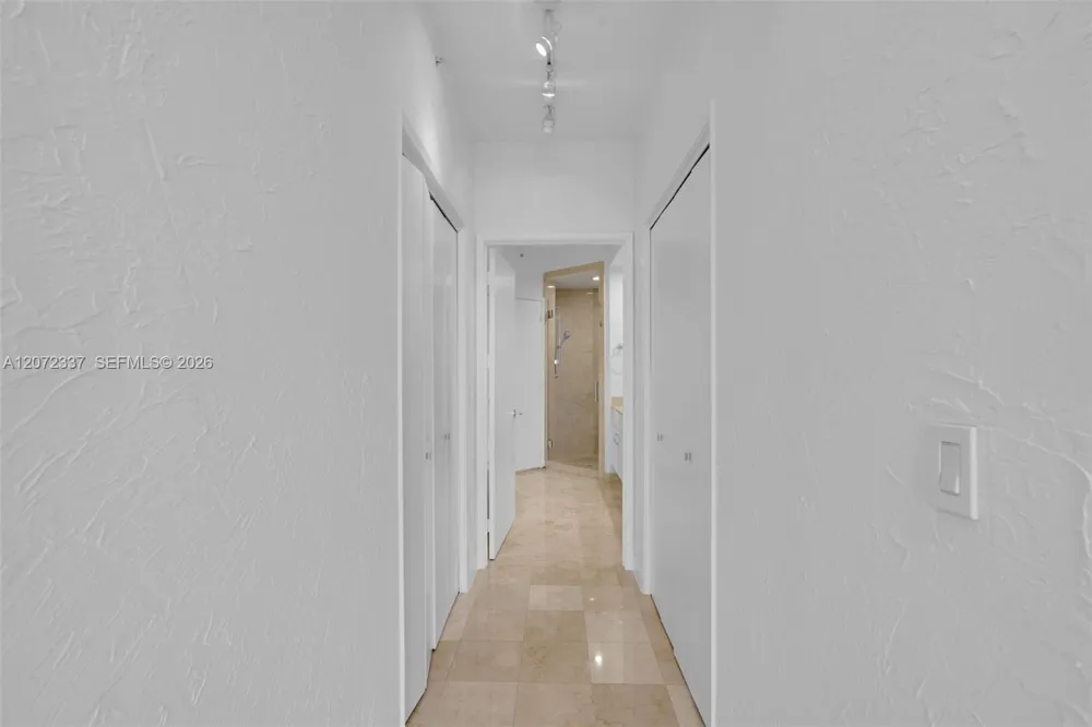 715 Crandon Blvd #PH-5 Key Biscayne, FL 33149