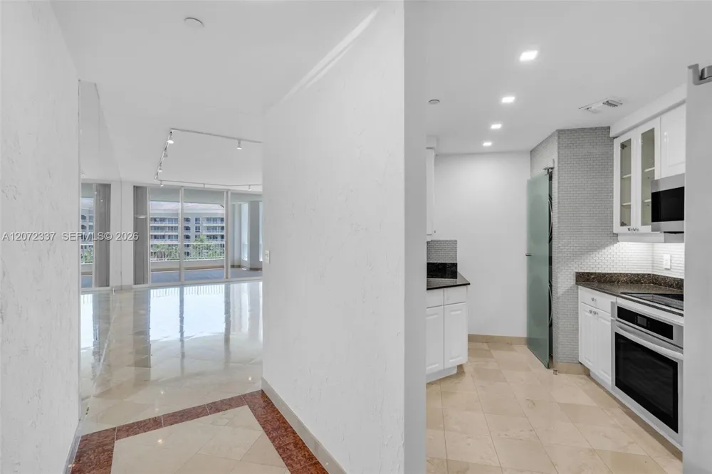715 Crandon Blvd #PH-5 Key Biscayne, FL 33149