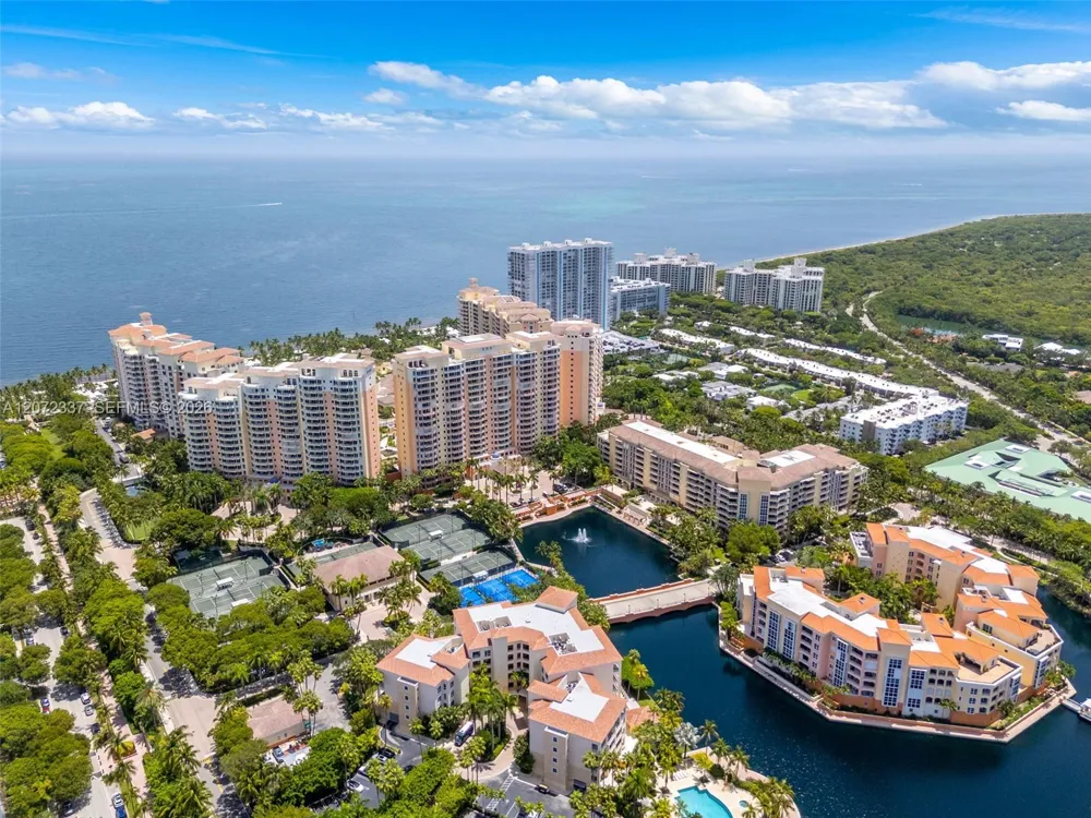 715 Crandon Blvd #PH-5 Key Biscayne, FL 33149