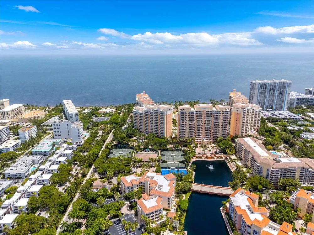 715 Crandon Blvd #PH-5 Key Biscayne, FL 33149