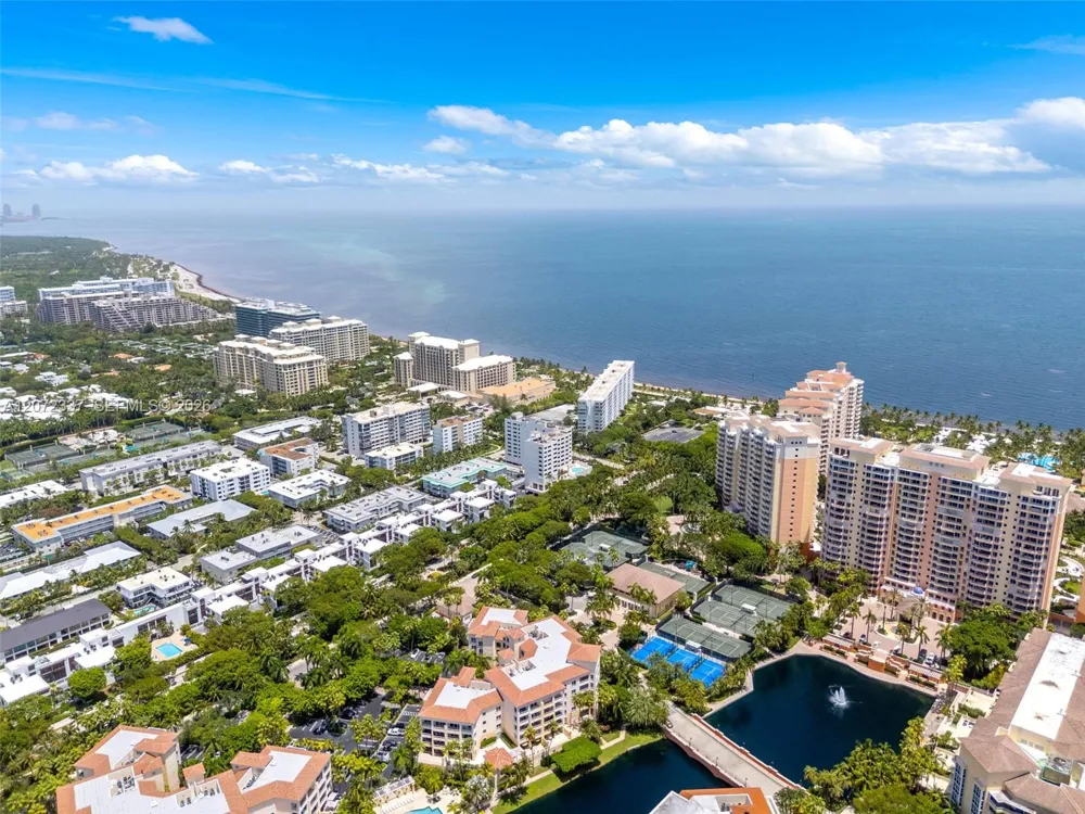 715 Crandon Blvd #PH-5 Key Biscayne, FL 33149