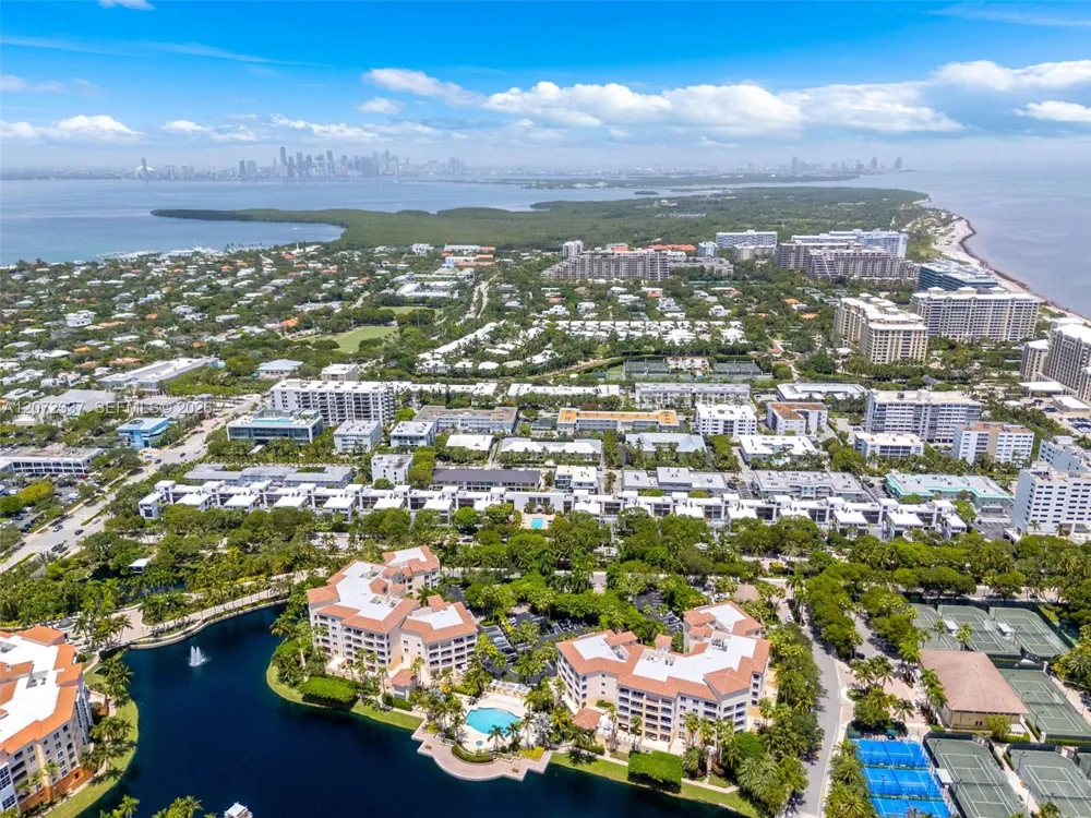715 Crandon Blvd #PH-5 Key Biscayne, FL 33149