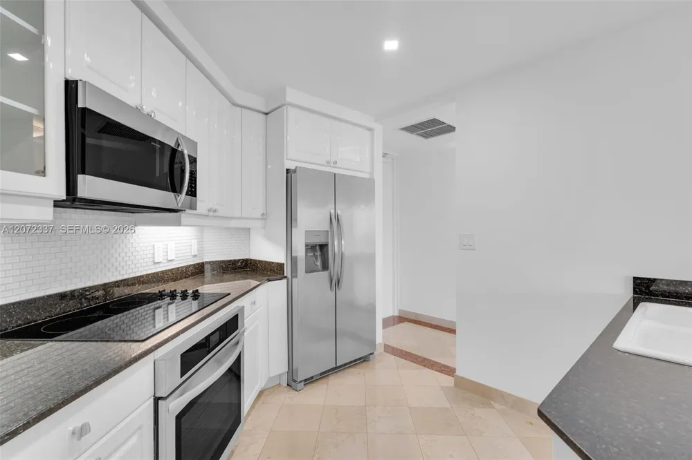 715 Crandon Blvd #PH-5 Key Biscayne, FL 33149