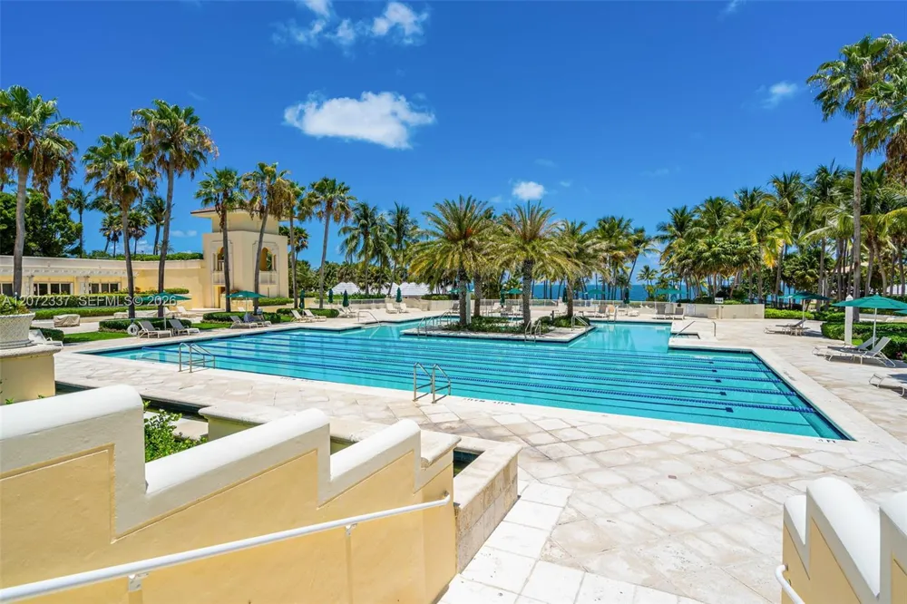 715 Crandon Blvd #PH-5 Key Biscayne, FL 33149