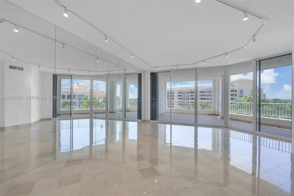 715 Crandon Blvd #PH-5 Key Biscayne, FL 33149