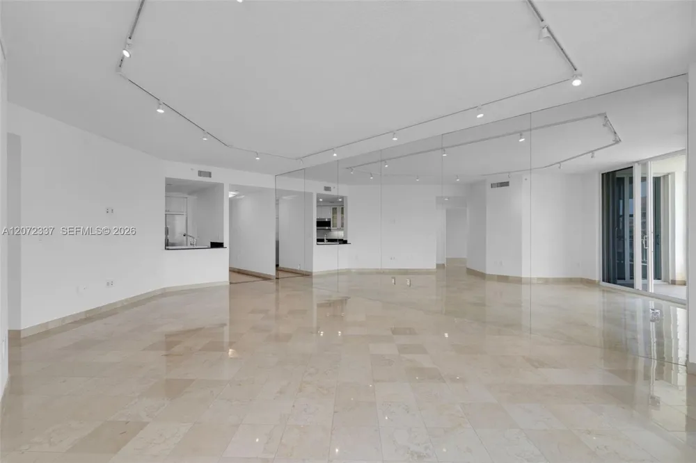 715 Crandon Blvd #PH-5 Key Biscayne, FL 33149