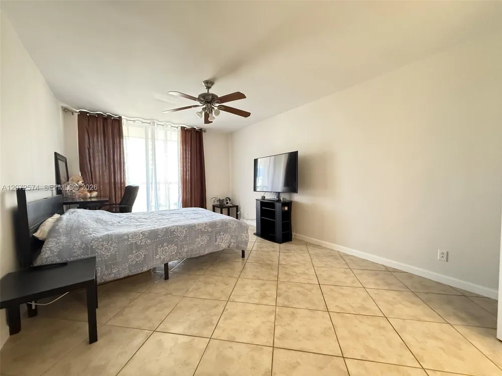 701 Three Islands Blvd #505 Hallandale Beach, FL 33009