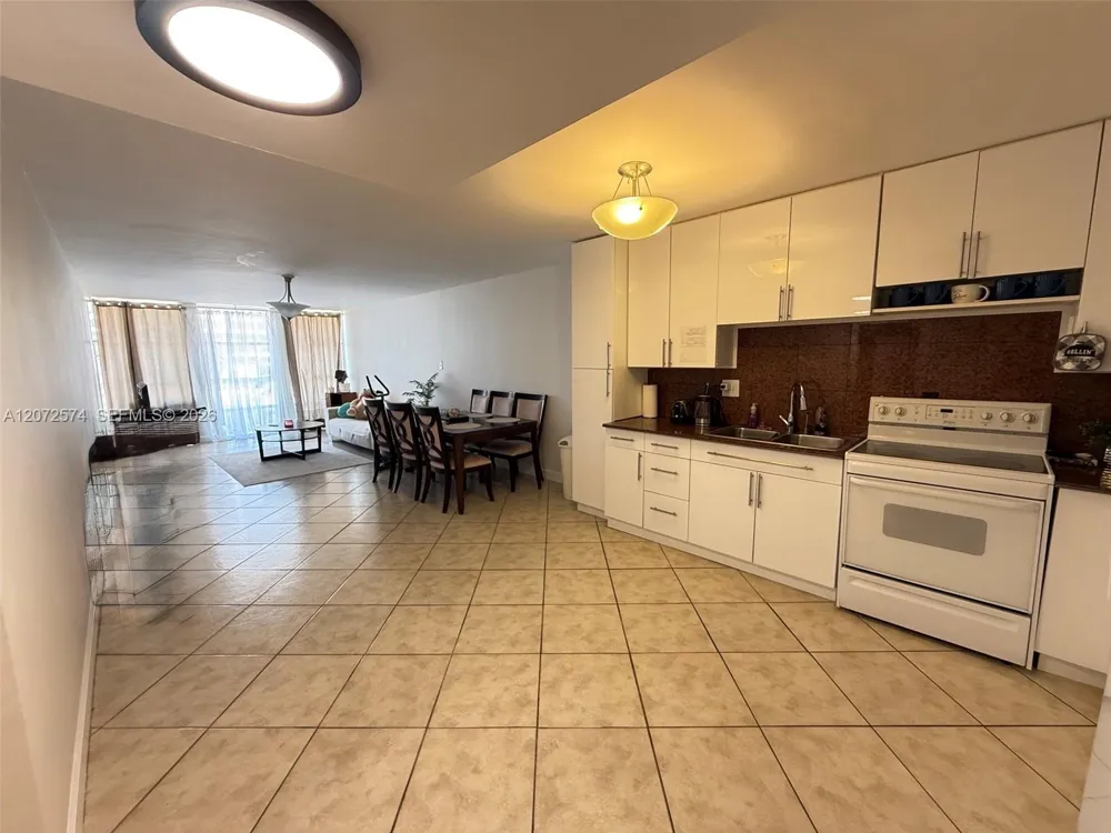 701 Three Islands Blvd #505 Hallandale Beach, FL 33009