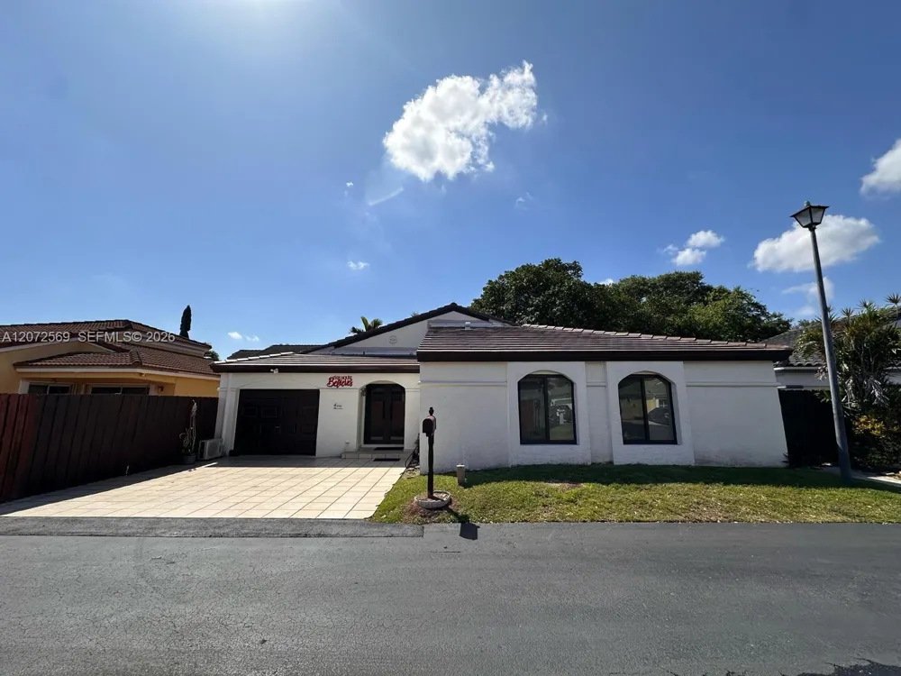 10958 72nd TER Miami, FL 33173