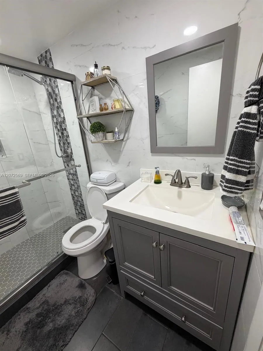 10958 72nd TER Miami, FL 33173
