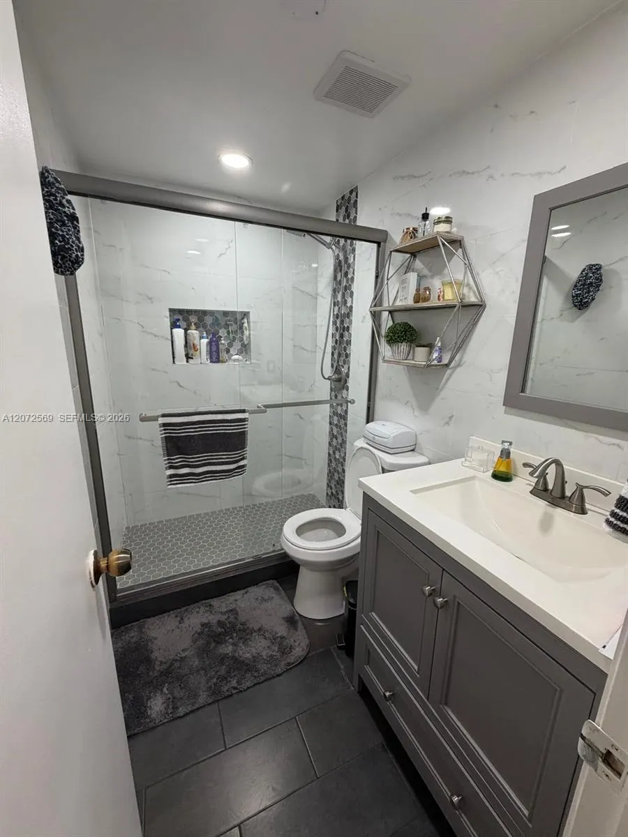 10958 72nd TER Miami, FL 33173