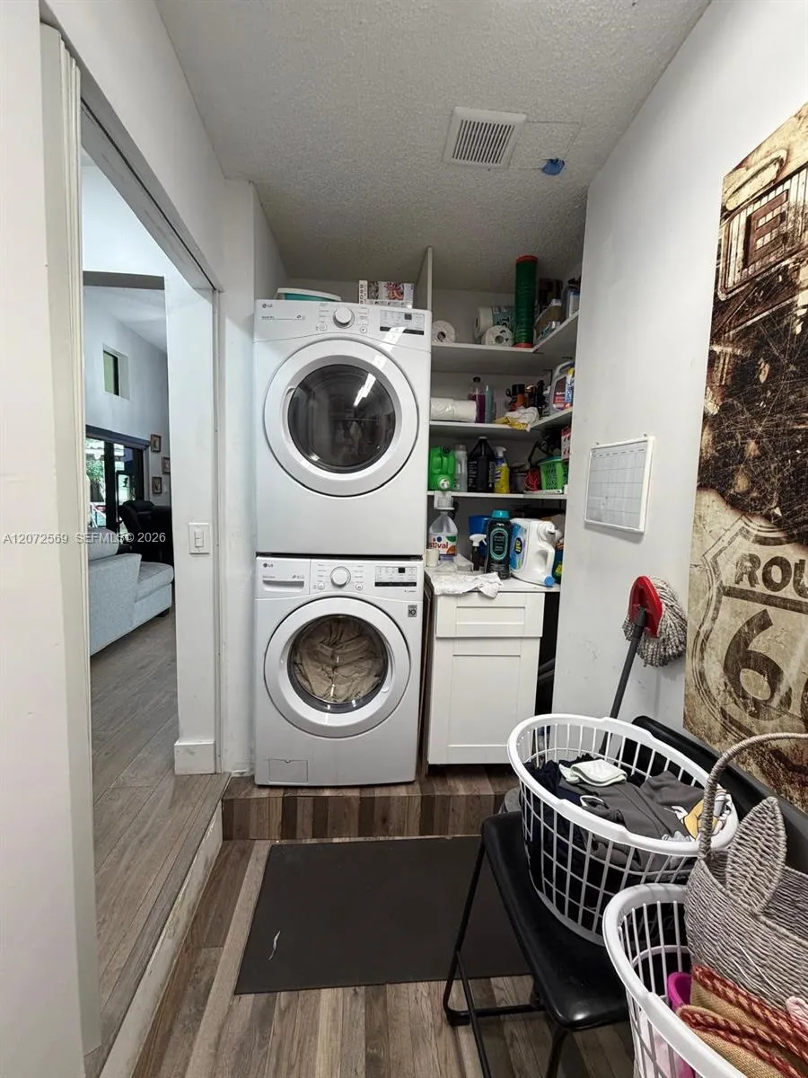 10958 72nd TER Miami, FL 33173