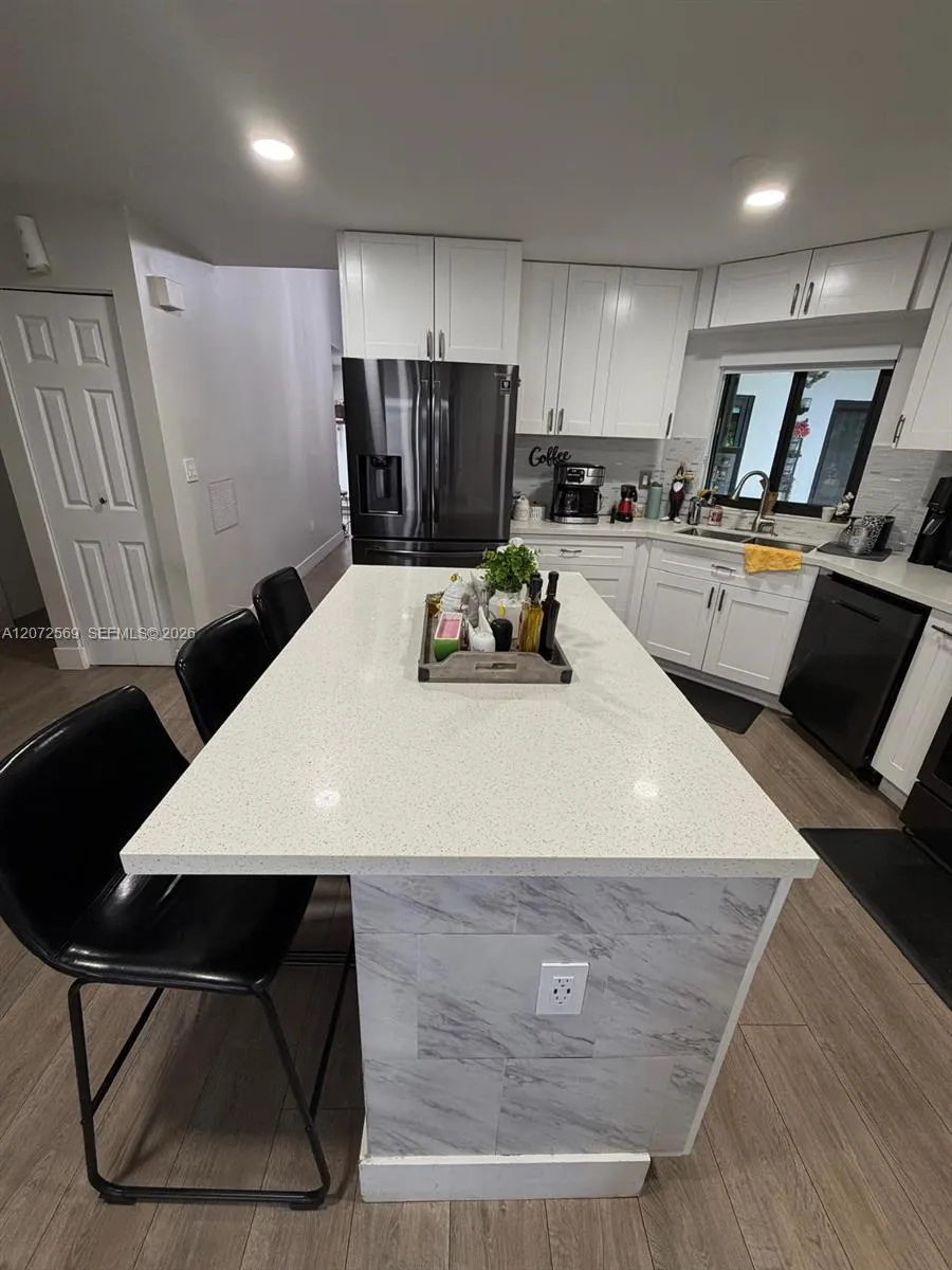 10958 72nd TER Miami, FL 33173