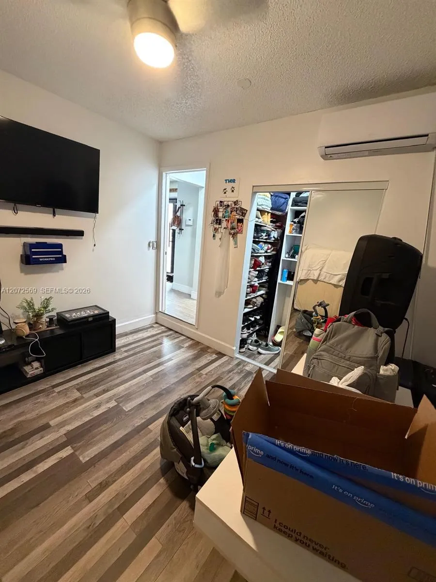 10958 72nd TER Miami, FL 33173