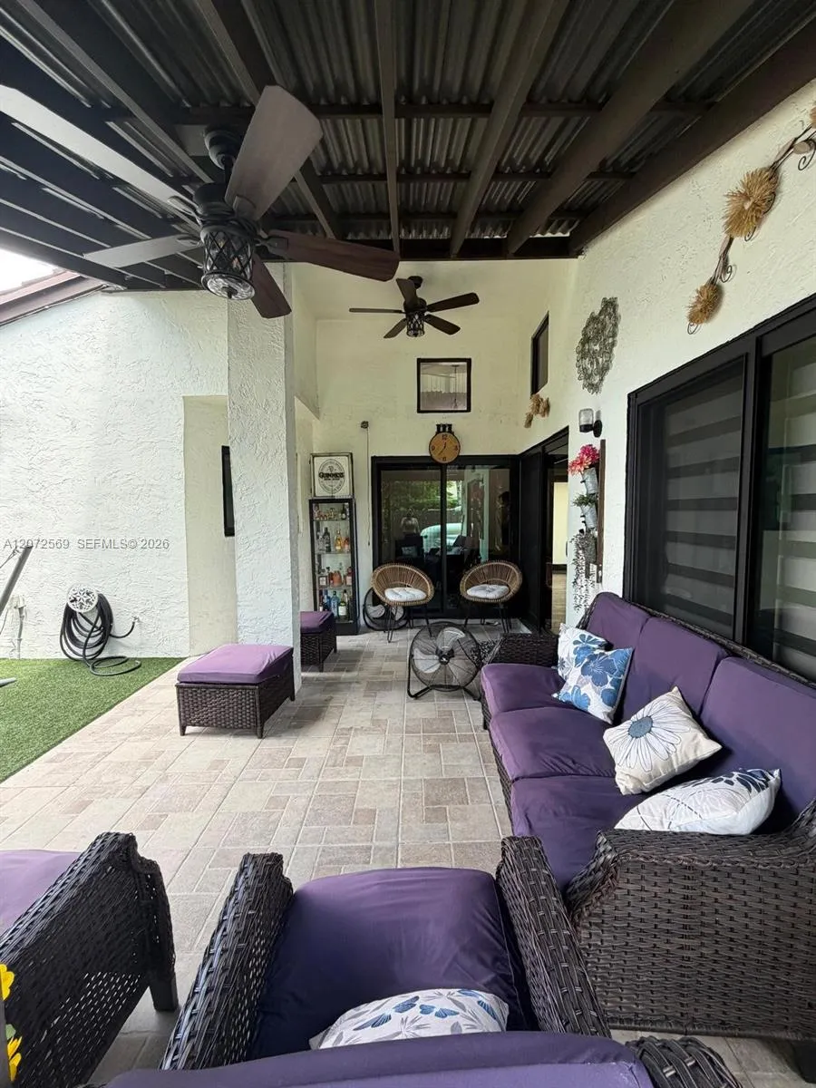 10958 72nd TER Miami, FL 33173