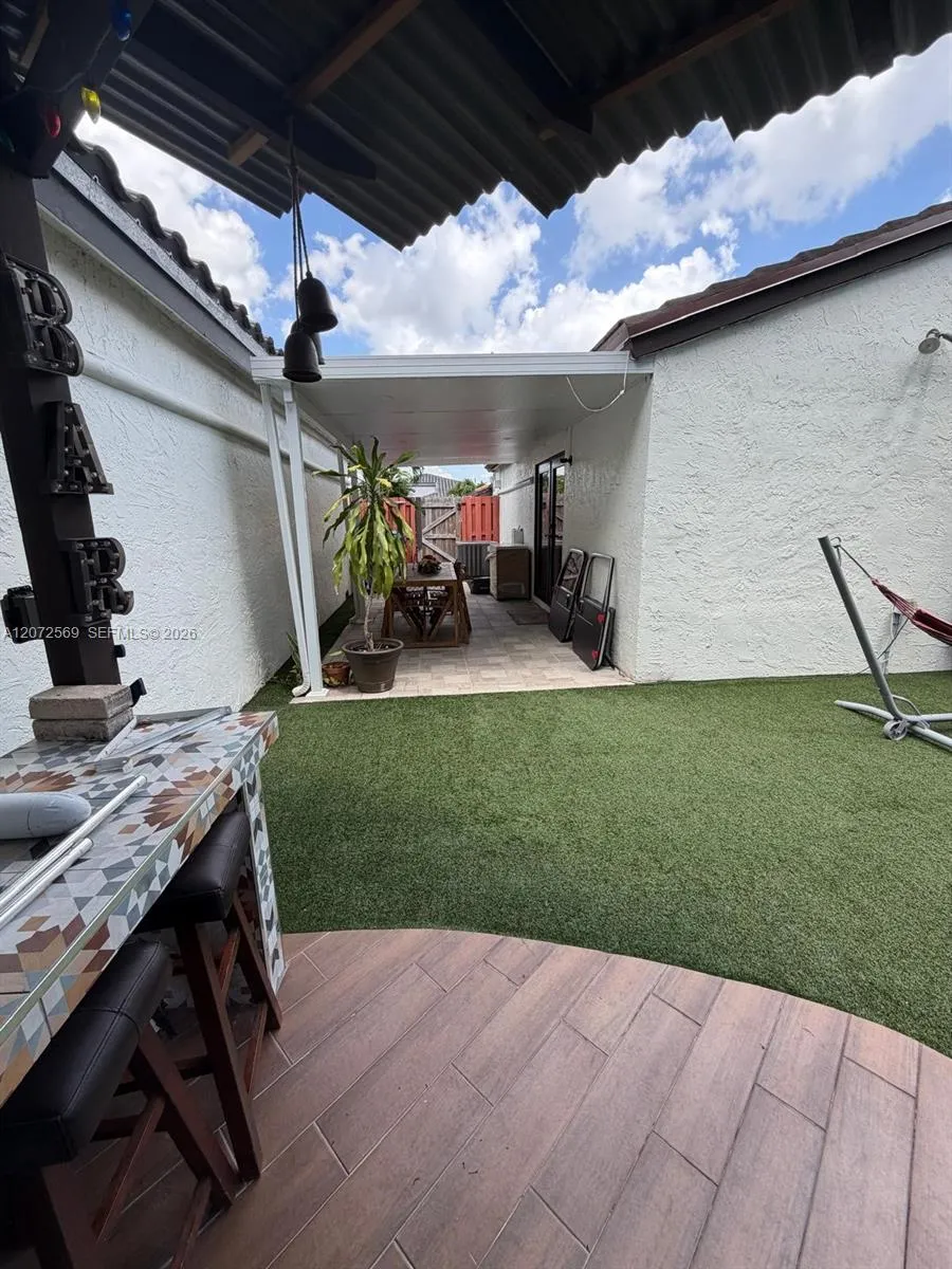 10958 72nd TER Miami, FL 33173