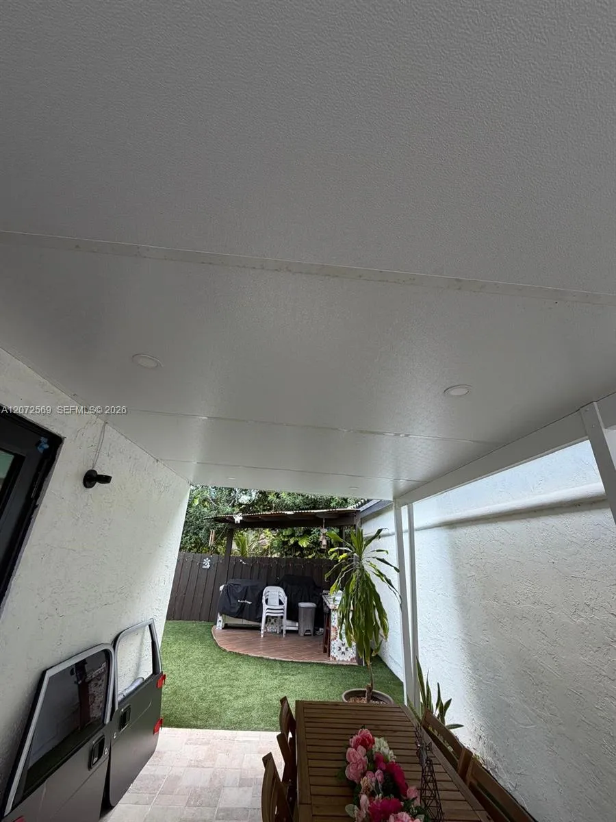 10958 72nd TER Miami, FL 33173
