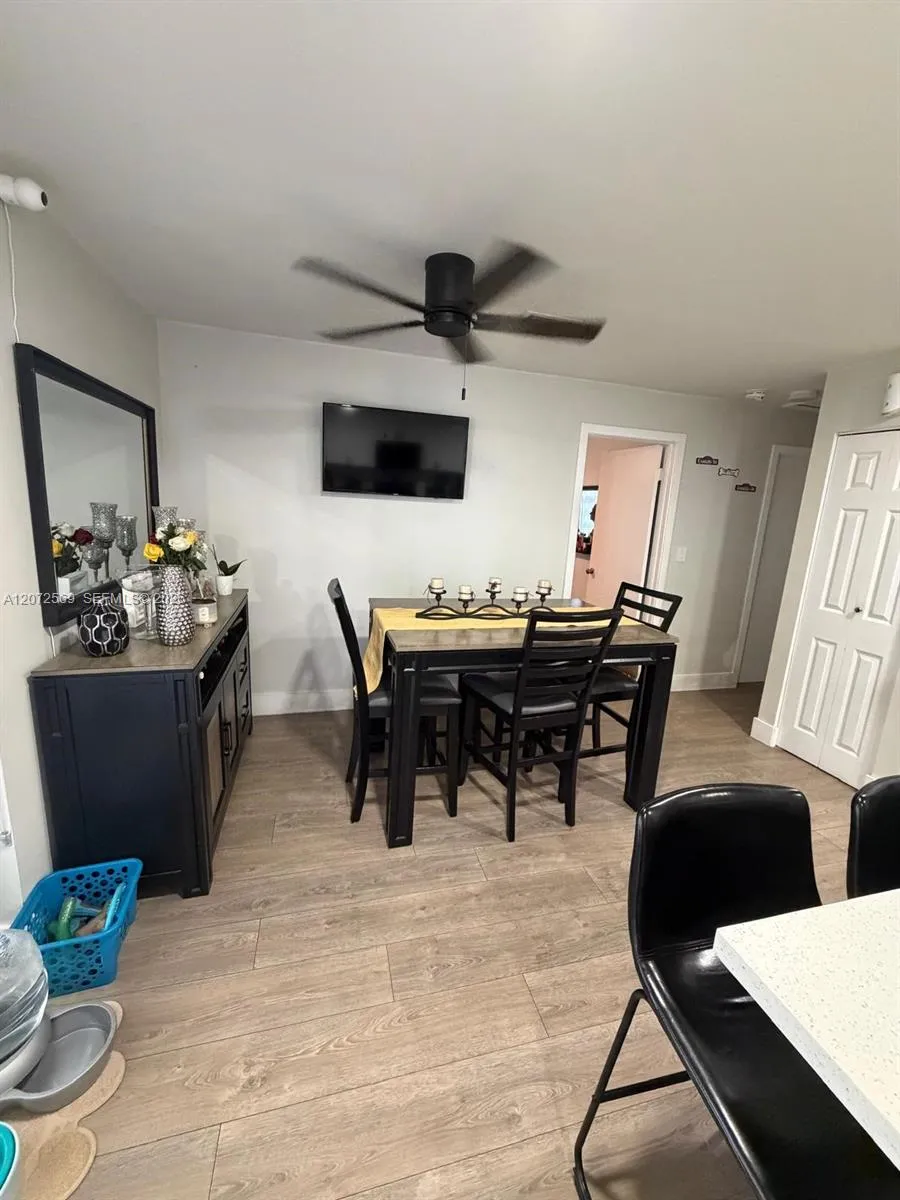 10958 72nd TER Miami, FL 33173