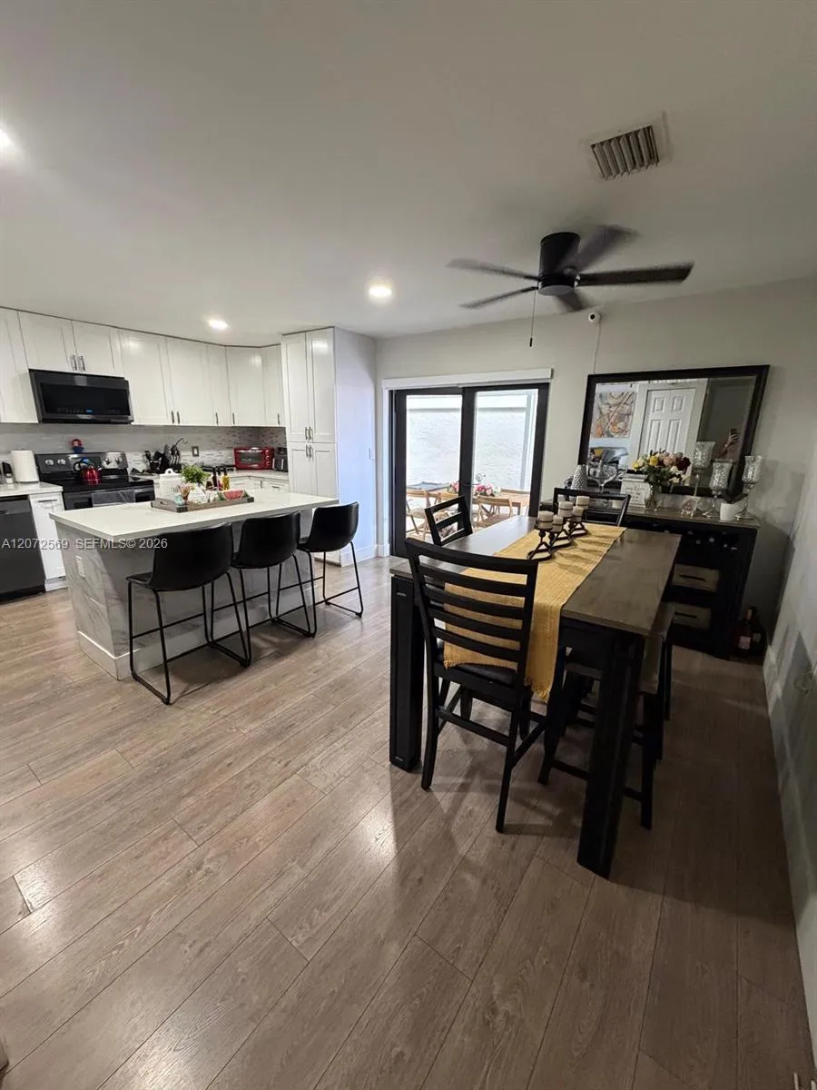 10958 72nd TER Miami, FL 33173