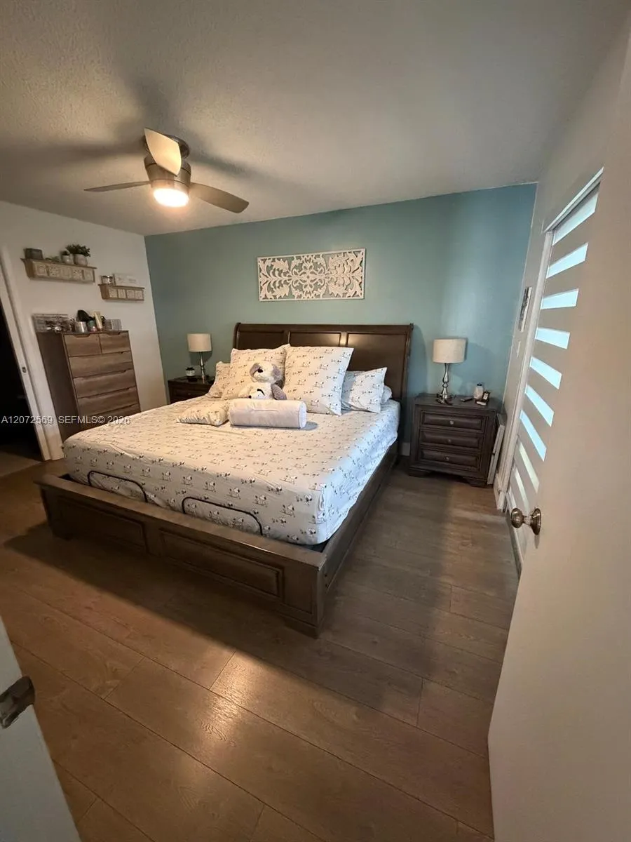 10958 72nd TER Miami, FL 33173