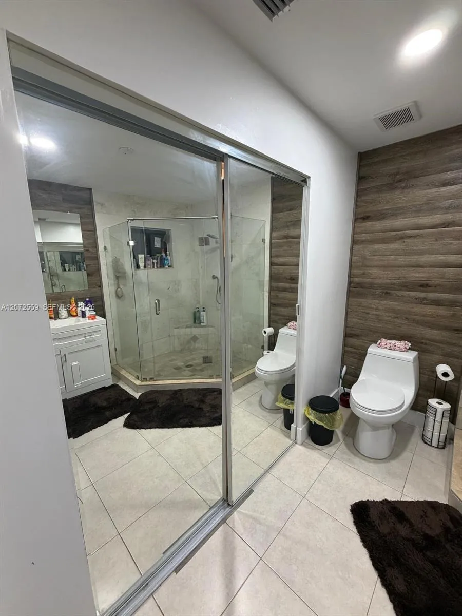 10958 72nd TER Miami, FL 33173