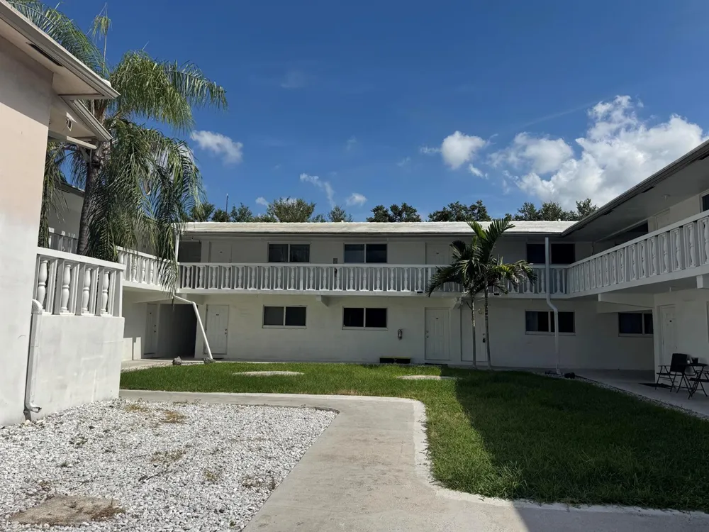 811 SE 16TH STREET #206 Fort Lauderdale, FL 33316