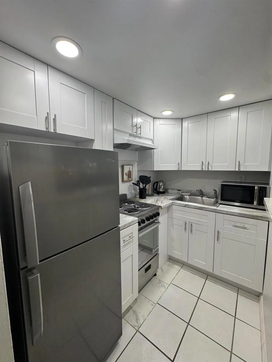 811 SE 16TH STREET #206 Fort Lauderdale, FL 33316