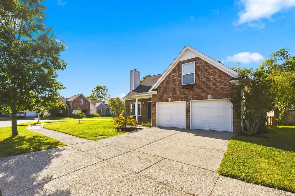 1298 Bending Creek Dr Antioch, TN 37013
