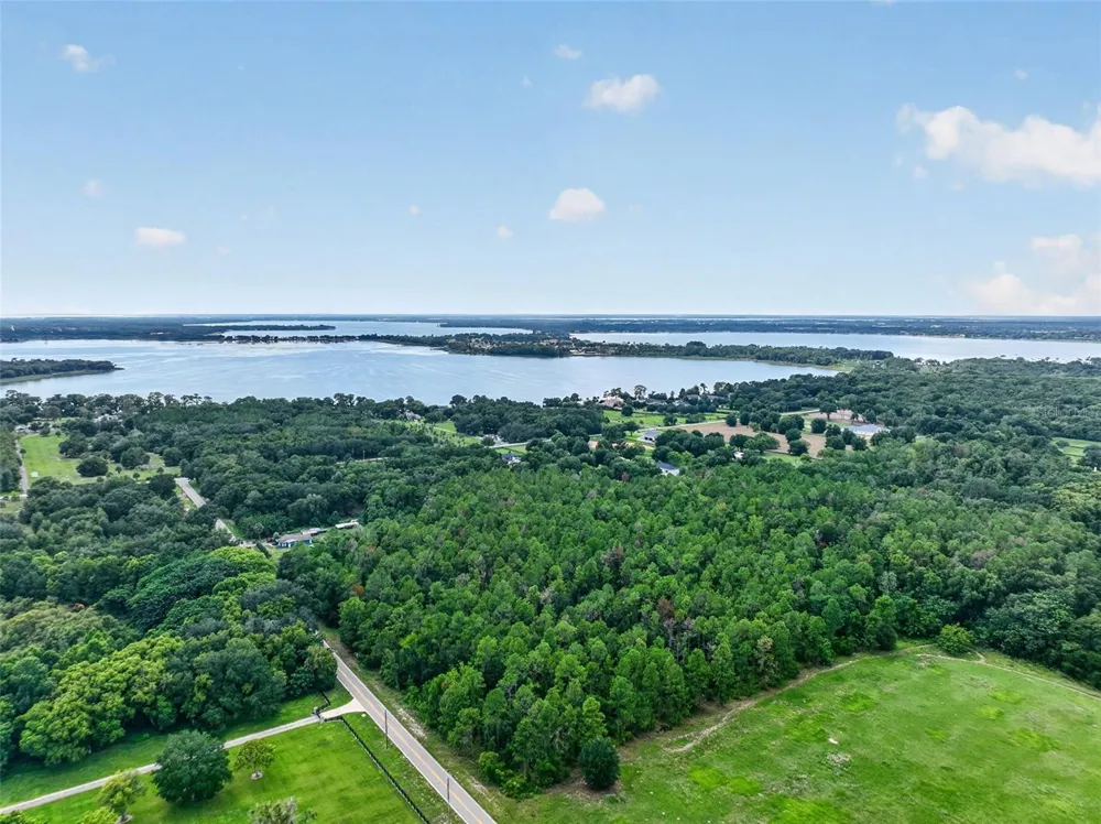 DUDLEY AVENUE Mount Dora, FL 32757