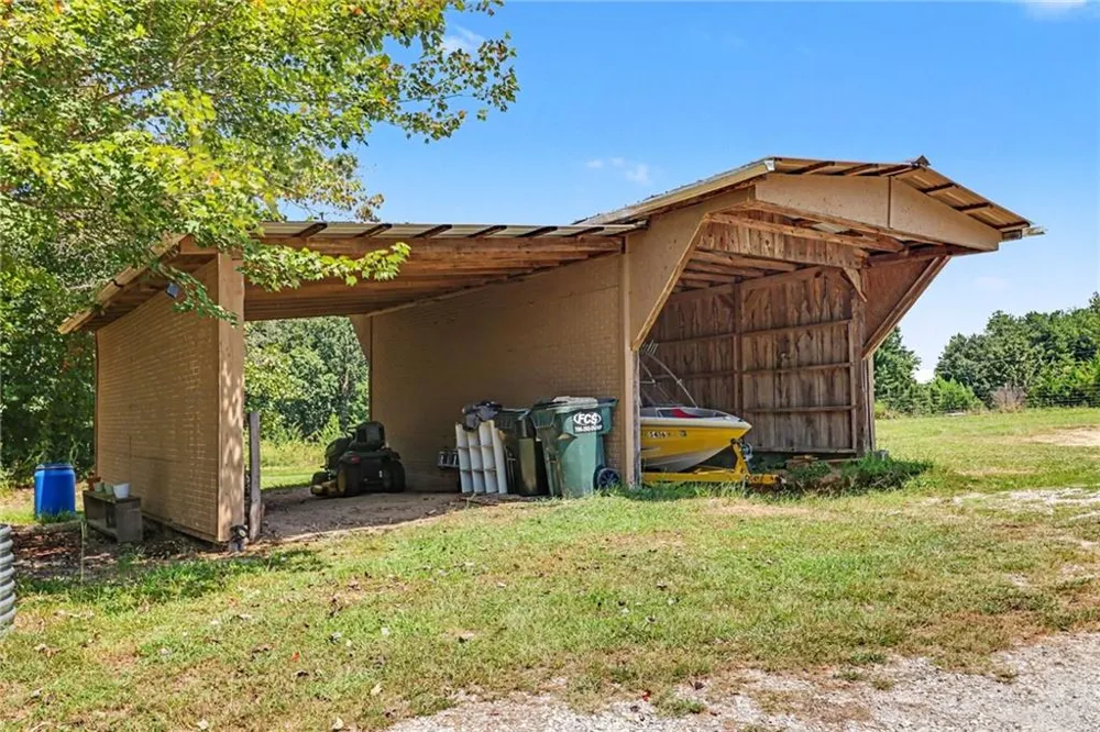 824 Fairview Farm Circle Lavonia, GA 30553