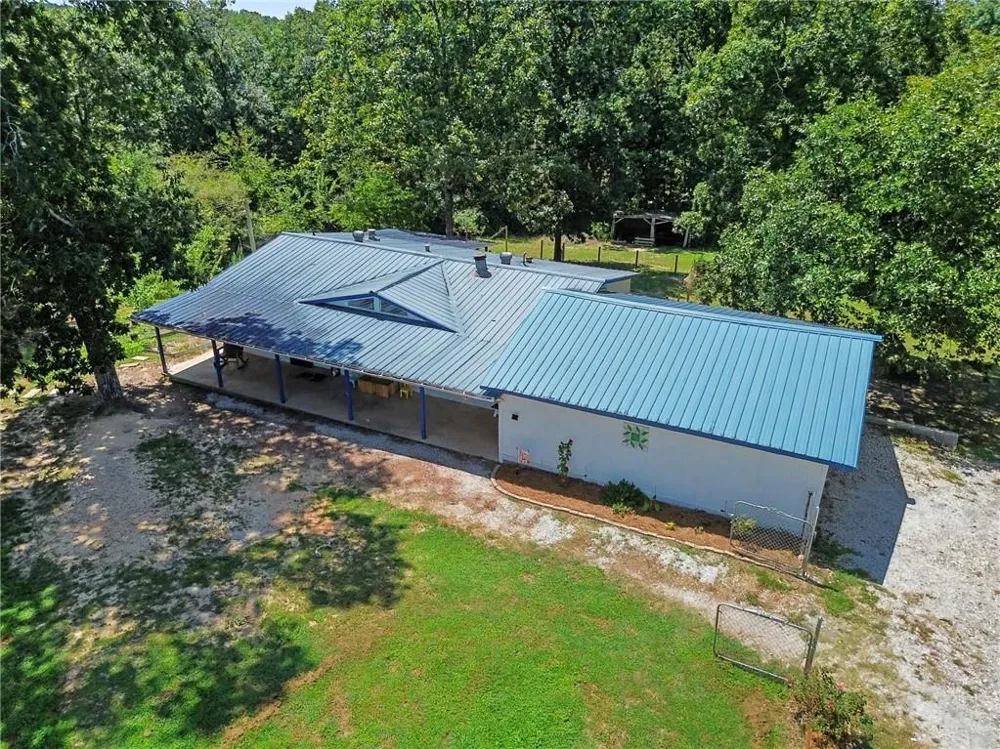 824 Fairview Farm Circle Lavonia, GA 30553