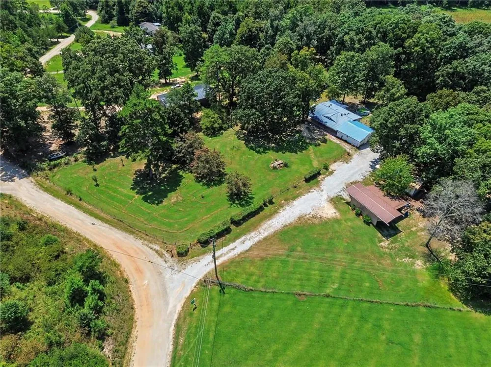 824 Fairview Farm Circle Lavonia, GA 30553